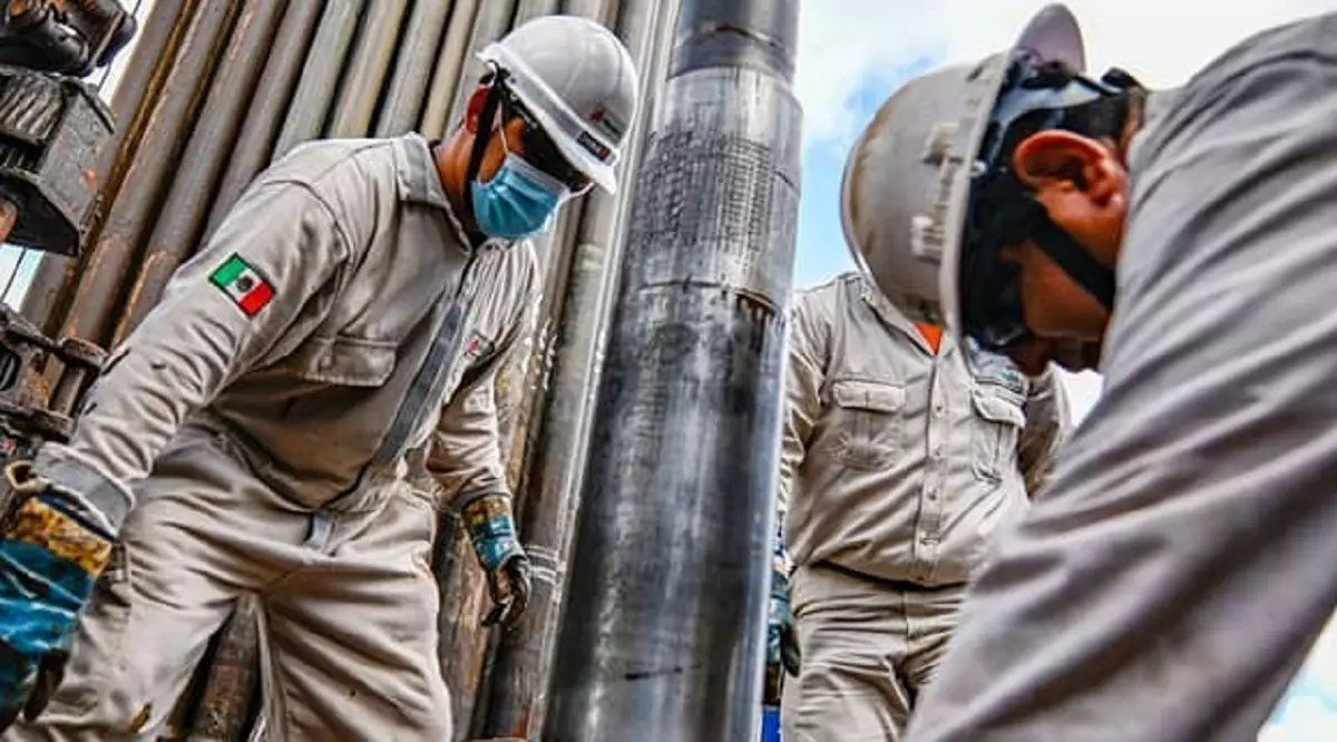 Conoce Reglamento de trabajo del personal de confianza Pemex